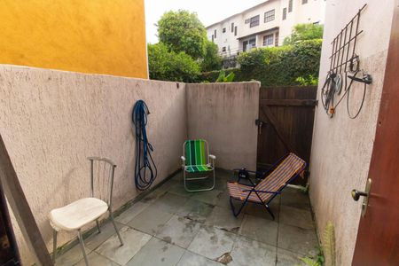 Casa de condomínio à venda com 75m², 2 quartos e 1 vagaQuintal