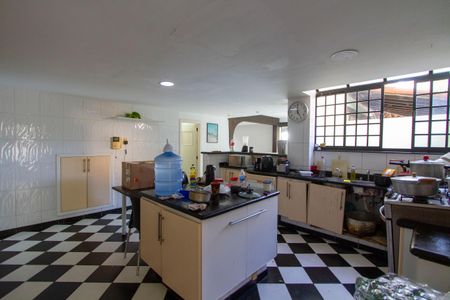 Casa de condomínio para alugar com 700m², 4 quartos e 4 vagasCozinha