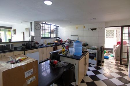 Casa de condomínio para alugar com 700m², 4 quartos e 4 vagasCozinha