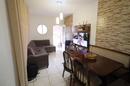 Sala de casa à venda com 3 quartos, 276m² em Umuarama, Osasco