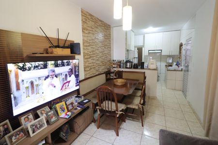 Casa à venda com 276m², 3 quartos e 3 vagasSala