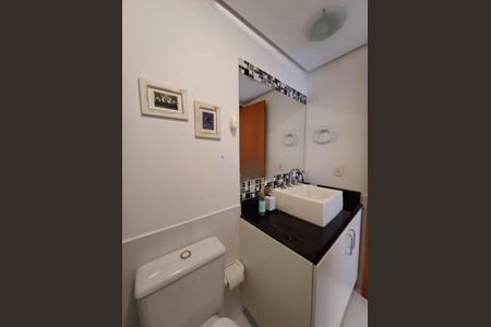 Banheiro de apartamento para alugar com 1 quarto, 43m² em Cidade Baixa, Porto Alegre