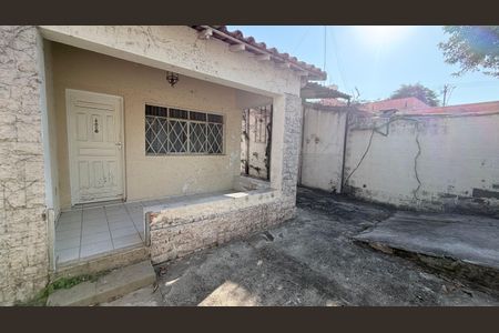 Casa à venda com 101m², 2 quartos e 3 vagasFachada