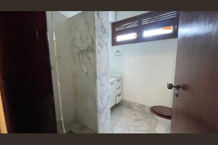 Casa para alugar com 350m², 6 quartos e 3 vagasBanheiro da Suíte 2