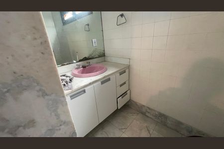 Casa para alugar com 350m², 6 quartos e 3 vagasBanheiro da Suíte 2