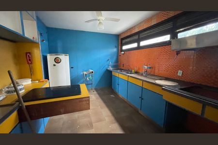 Casa para alugar com 350m², 6 quartos e 3 vagasCozinha