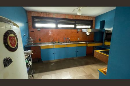 Casa para alugar com 350m², 6 quartos e 3 vagasCozinha