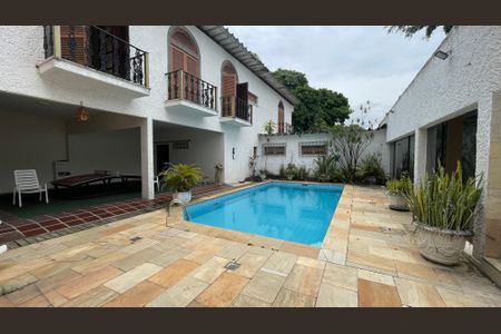 Casa para alugar com 350m², 6 quartos e 3 vagasÁrea externa