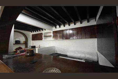 Casa para alugar com 350m², 6 quartos e 3 vagasSala