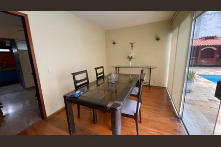 Casa para alugar com 350m², 6 quartos e 3 vagasSala