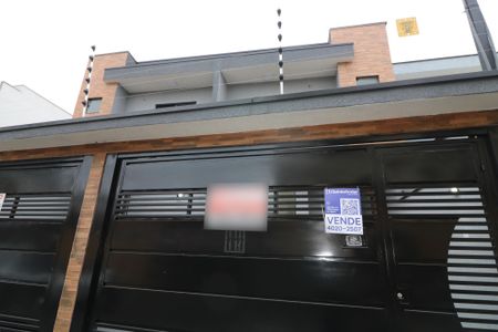 Casa à venda com 110m², 3 quartos e 2 vagasFachada