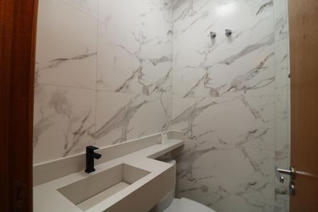 Casa à venda com 110m², 3 quartos e 2 vagasLavabo