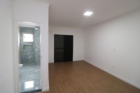 Casa à venda com 110m², 3 quartos e 2 vagasSuíte