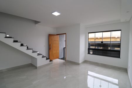 Sala de casa à venda com 3 quartos, 110m² em Vila Charlote, São Paulo