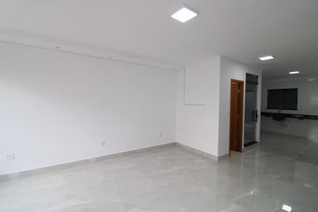 Casa à venda com 110m², 3 quartos e 2 vagasSala