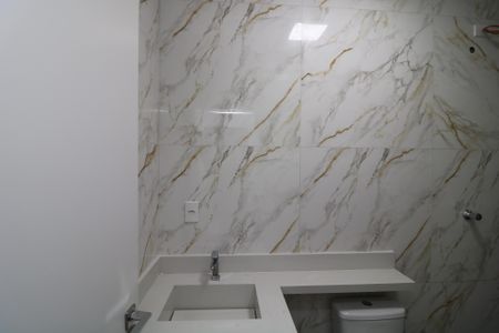 Casa à venda com 110m², 3 quartos e 2 vagasBanheiro