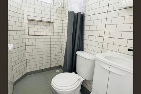 Studio para alugar com 22m², 1 quarto e sem vaga Studio para alugar com 22m², 1 quarto e sem vagaBanheiro Social