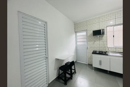 Sala/cozinha de kitnet/studio para alugar com 1 quarto, 22m² em Portal dos Gramados, Guarulhos
