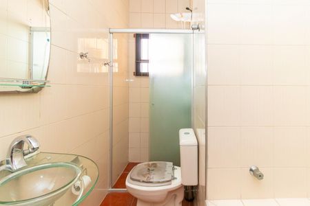 Casa à venda com 200m², 4 quartos e 3 vagasBanheiro da Suíte 1