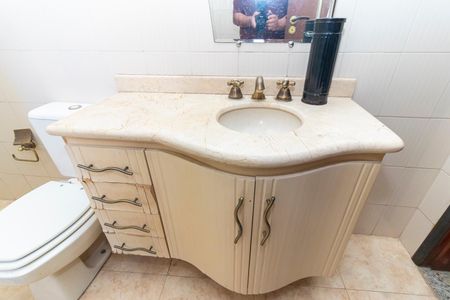 Casa à venda com 200m², 4 quartos e 3 vagasBanheiro Social 1