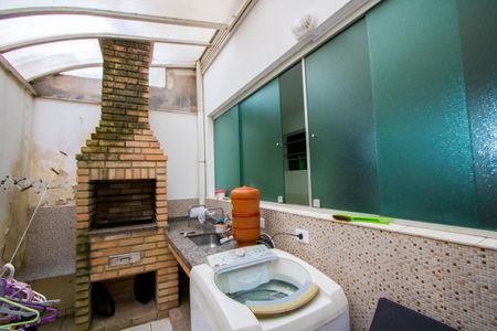 Casa à venda com 180m², 3 quartos e 4 vagasÁrea de Serviço