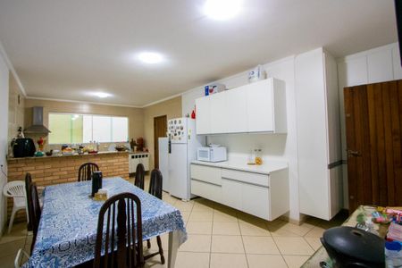 Casa à venda com 180m², 3 quartos e 4 vagasCozinha