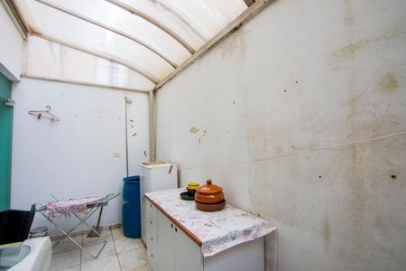 Casa à venda com 180m², 3 quartos e 4 vagasÁrea de Serviço