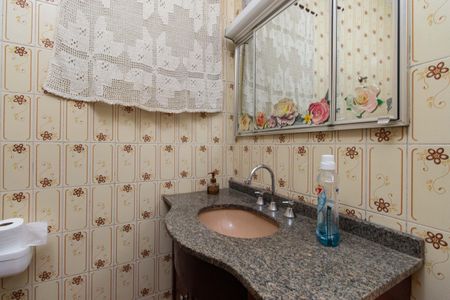 Casa à venda com 150m², 3 quartos e 2 vagas Casa à venda com 150m², 3 quartos e 2 vagasBanheiro 2