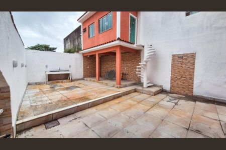 Casa à venda com 200m², 3 quartos e 4 vagasÁrea Externa