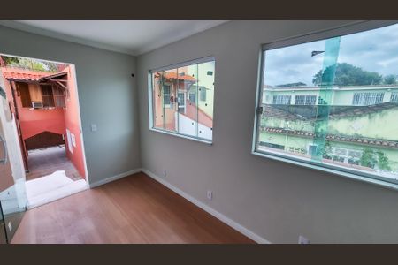 Casa à venda com 200m², 3 quartos e 4 vagasQuarto com Banheiro externo
