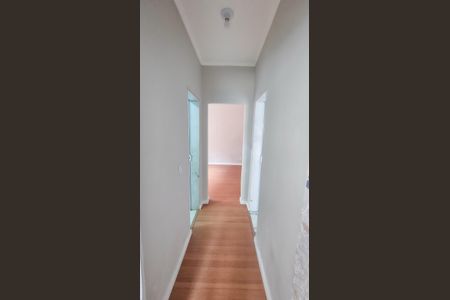 Casa à venda com 200m², 3 quartos e 4 vagasCorredor 