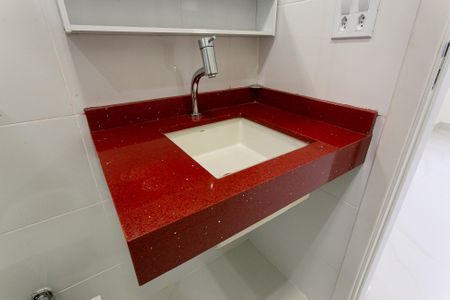 Banheiro de kitnet/studio para alugar com 1 quarto, 33m² em Vila Esperança, São Paulo