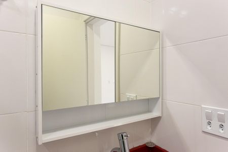 Banheiro de kitnet/studio para alugar com 1 quarto, 33m² em Vila Esperança, São Paulo