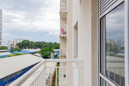 Apartamento para alugar com 34m², 2 quartos e sem vagaVaranda