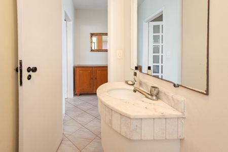 Apartamento para alugar com 154m², 4 quartos e 2 vagasLavabo