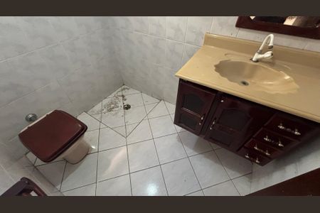 Casa para alugar com 220m², 4 quartos e 3 vagasPorão - Suite Banheiro