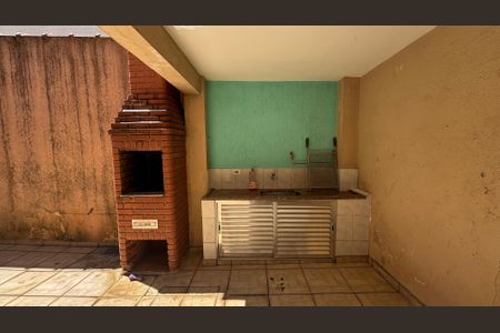 Casa para alugar com 220m², 4 quartos e 3 vagasQuintal 