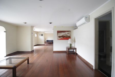 Apartamento para alugar com 70m², 2 quartos e 1 vagaÁrea comum - Salão de festas