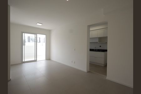 Apartamento para alugar com 86m², 2 quartos e 2 vagasSala