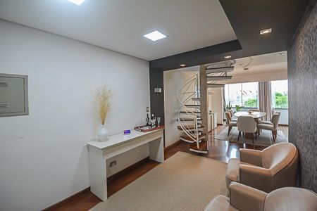 Apartamento à venda com 200m², 3 quartos e 3 vagasSala