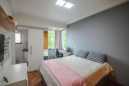 Apartamento à venda com 200m², 3 quartos e 3 vagasSuíte