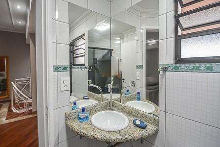 Apartamento à venda com 200m², 3 quartos e 3 vagasBanheiro 2