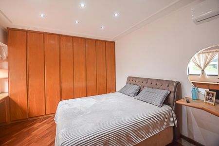 Apartamento à venda com 200m², 3 quartos e 3 vagasQuarto 2