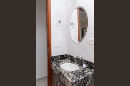 Casa de condomínio para alugar com 112m², 2 quartos e 3 vagasBanheiro Social