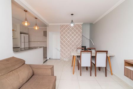 Sala de casa de condomínio para alugar com 2 quartos, 112m² em Vila Guilhermina, São Paulo