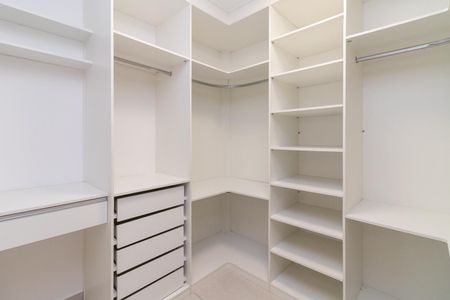 Casa de condomínio para alugar com 112m², 2 quartos e 3 vagasCloset
