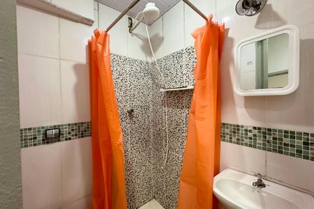 Banheiro de apartamento para alugar com 1 quarto, 45m² em Glória, Rio de Janeiro