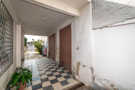 Casa à venda com 100m², 4 quartos e 6 vagasVaranda