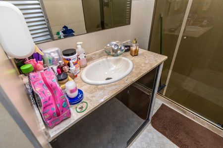 Casa à venda com 100m², 4 quartos e 6 vagasBanheiro