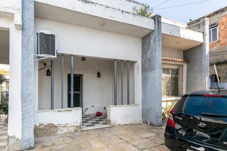 Casa à venda com 100m², 4 quartos e 6 vagasVaranda e garagem
